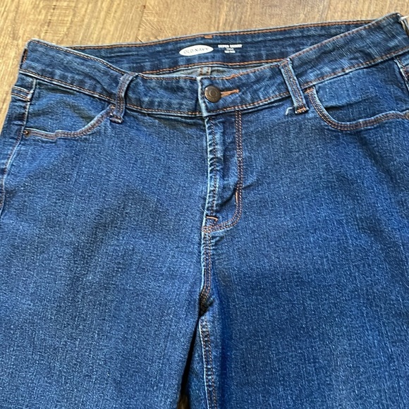 Old Navy Super Skinny Ankle Mid-Rise Jeans - Picture 3 of 7